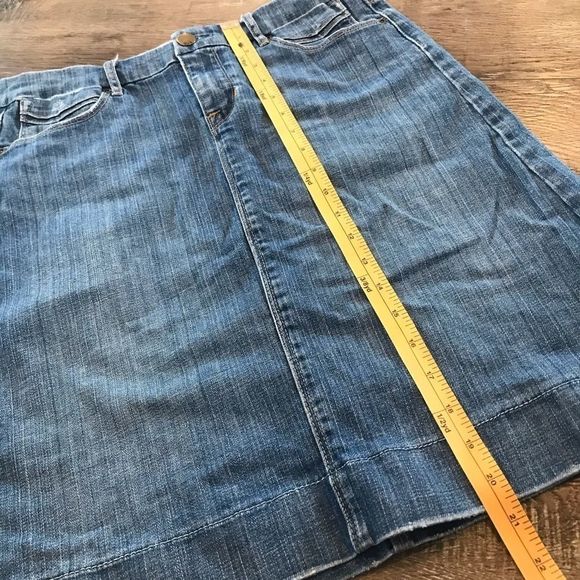 🍁50% Off Sale 🍁 Gap Jean Skirt - Picture 7 of 9